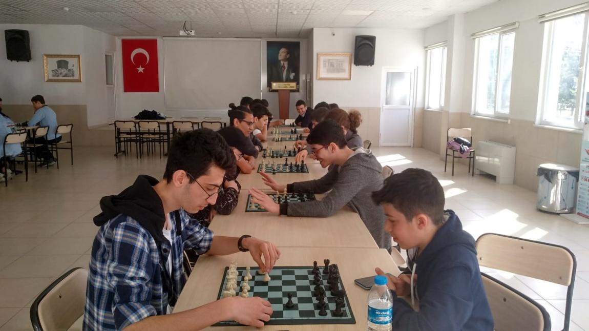 İlçe Satranç Turnuvasında Dereceler Okulumuza Geldi